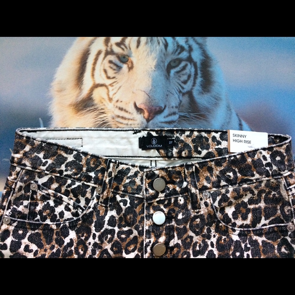 Volcom leopard jeans skinny , hi-rise button front